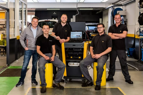 Autobedrijf Curvers nieuwe maatschappelijk partner WIJZIJNRKAVV